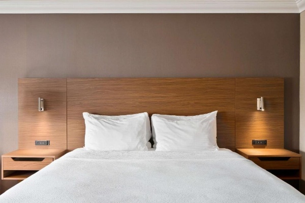 Best Western Plus Newport Mesa Inn image 12